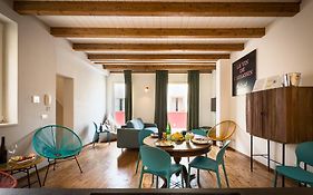 Maison Rouge Ortigia